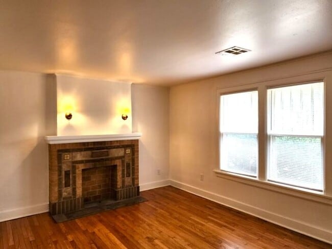 Photo - Remodeled 1 BED 1 BATH DUPLEX MIILER'S BLVD HISTORIC DISTRICT