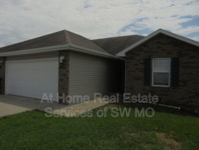 Photo - 304A Excalibur Ct