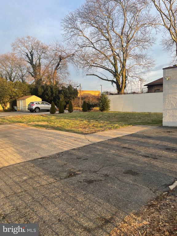 Photo - 3901 Richmond St