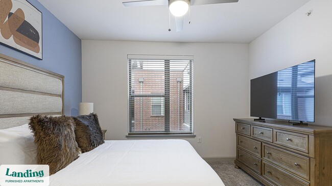 2800 NE Green Oaks Blvd Unit 2313