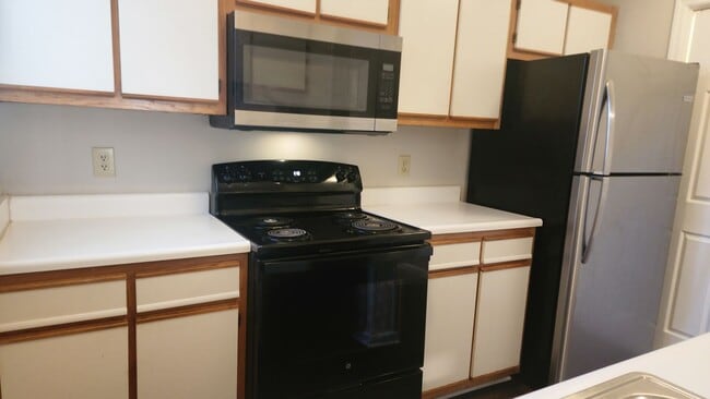 Photo - 300 Waterdown Dr