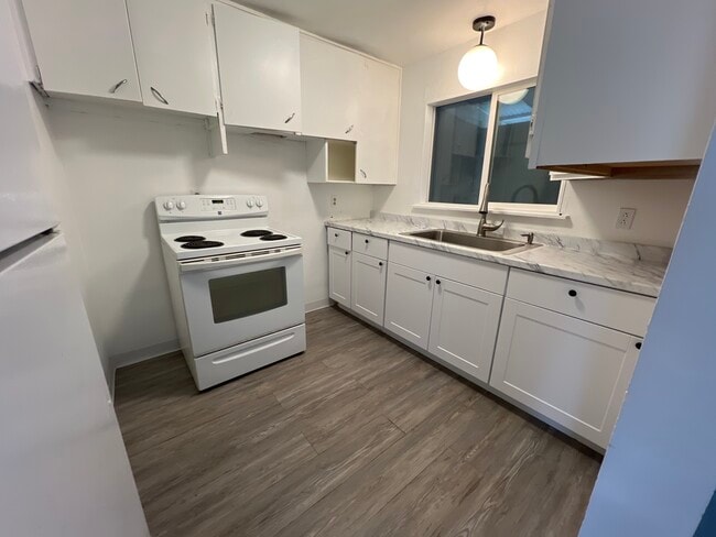 Photo - 3901-3912 12th St SW