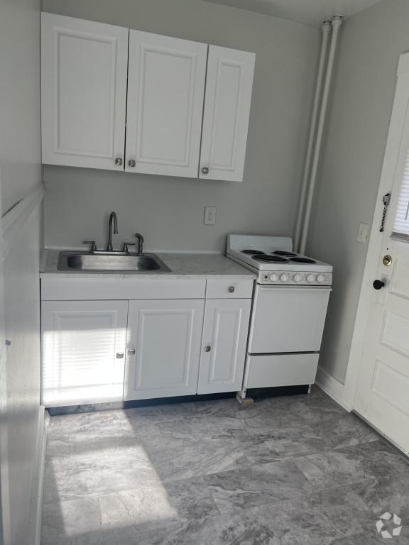 Building Photo - 503 W Washington St Rental