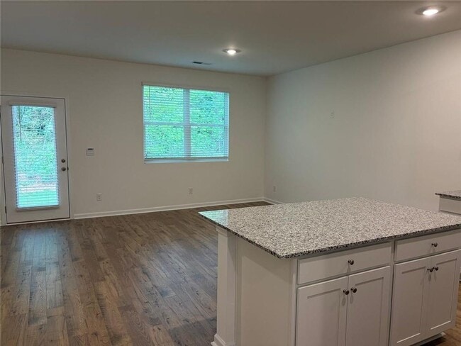 Photo - 2819 Tech Way NW