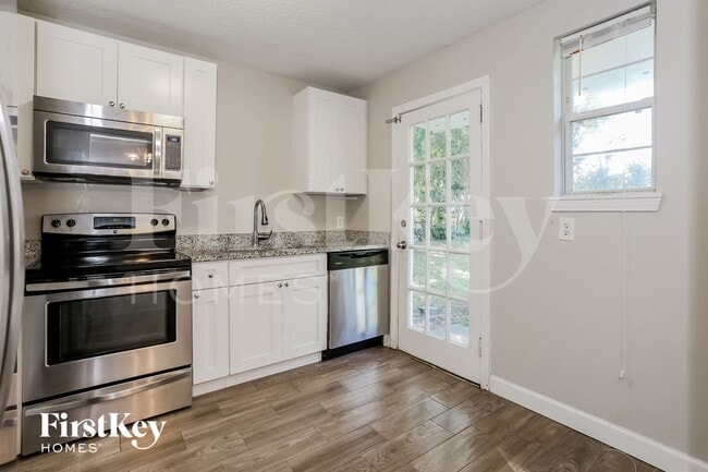 Photo - 2214 Red Oak Dr