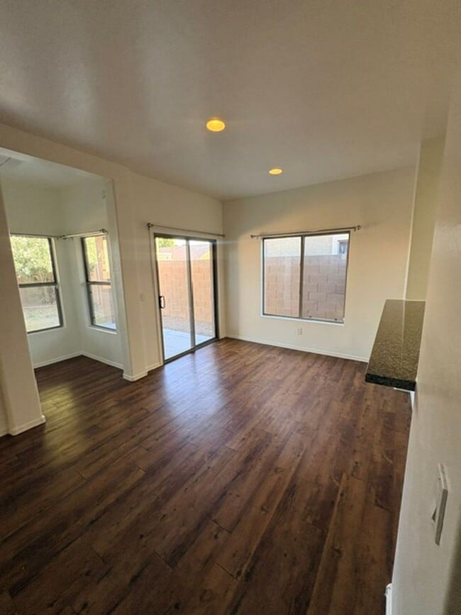 Photo - Tolleson 4 Bedroom