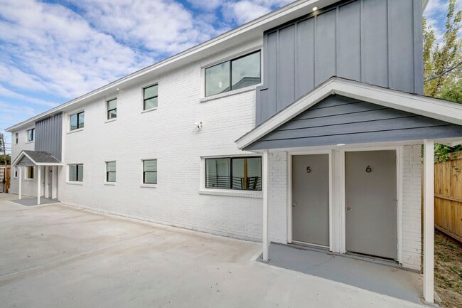Photo - 2403 Cleburne St Unit 3