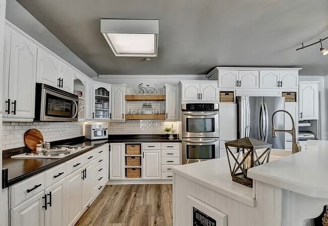 Photo - 561 Russell Rd Unidad 3