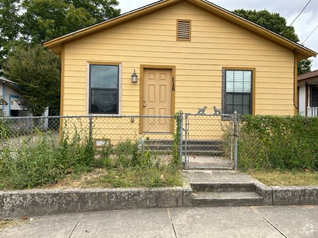 Building Photo - Renovated Harlandale 3 Bedroom, 2 Bathroom... Rental