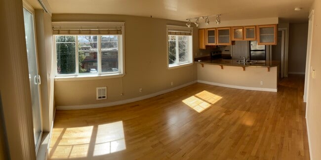 Photo - 2200 Thorndyke Ave W Unit 205