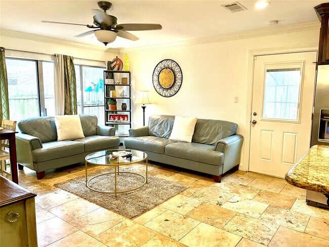 Photo - 2109 N Red Cedar Cir