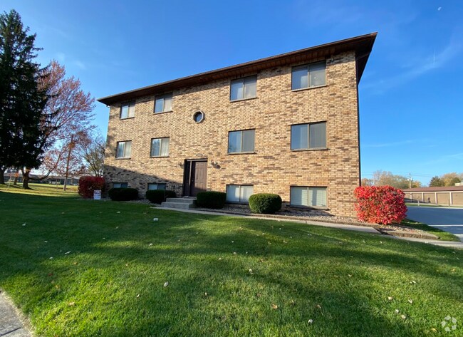 Building Photo - Updated 2 Bed/1 Bath Apartment For Rent - ... Unit Apartment 5