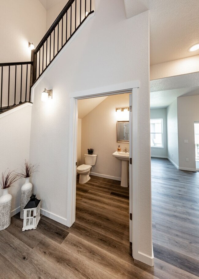 Photo - End Unit 3 BedTownhome in Mountain Shadows