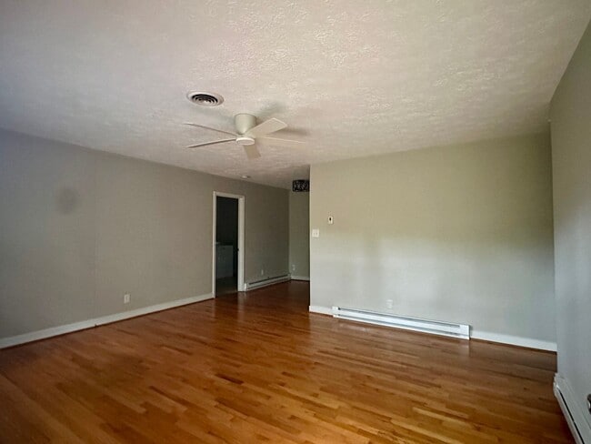 Building Photo - 238 Sunset Ave Unit B Rental