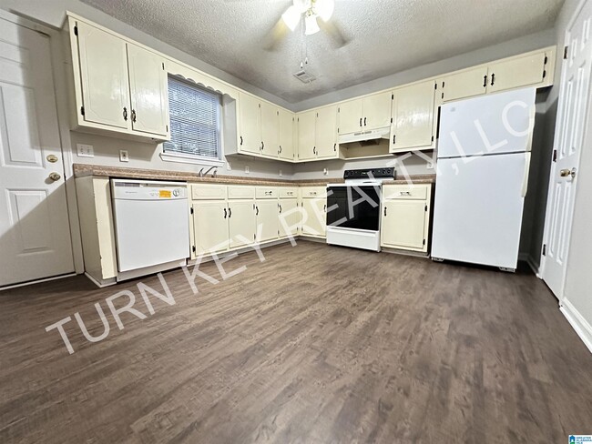 Photo - 2134 Cheshire Dr