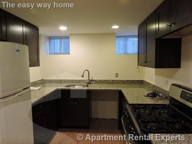 Building Photo - 34 Chatham St Unit #B-2