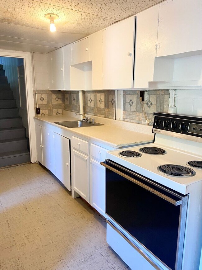 Photo - 1900 W Division St Unit 1900 1/2 W Division