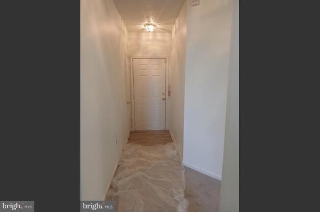 Building Photo - 7201 Bogley Rd Unit 203