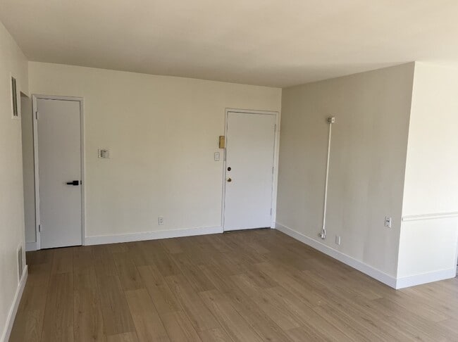 Photo - 1233-1237 N Fuller Ave