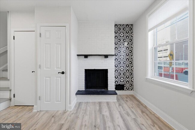 Photo - 2700-14 South St