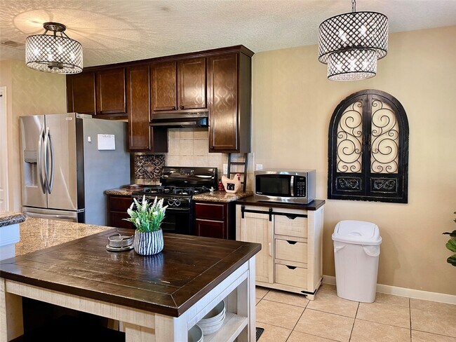 Photo - 7808 Colonial Ln