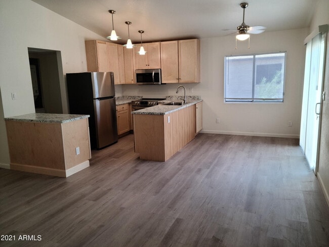 Photo - 1008 W Malibu Dr