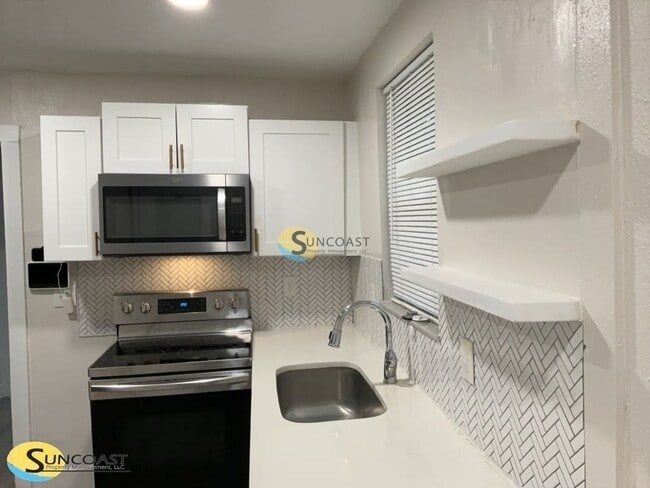 Photo - 3233 Rosselle St