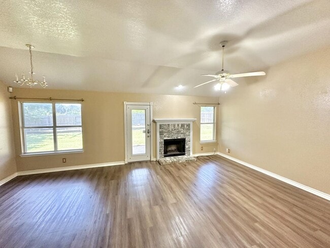 Photo - 1100 Clairidge Ave