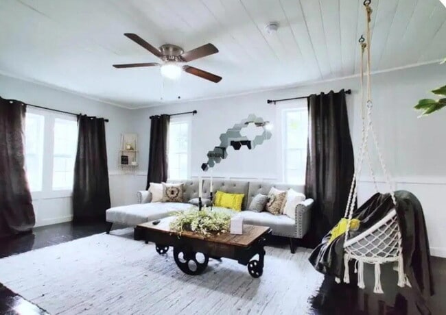 Photo - 203 Sunnyland Ext