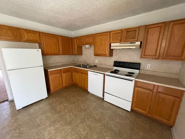 Photo - 1004 Eastside Dr Unidad Apt C