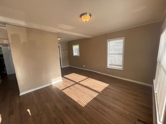 4613 Yolanda Dr