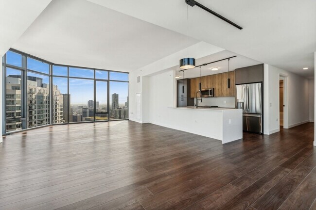 Photo - 350 N Canal St