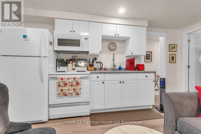 Photo - 112 Rolph St Unit #6