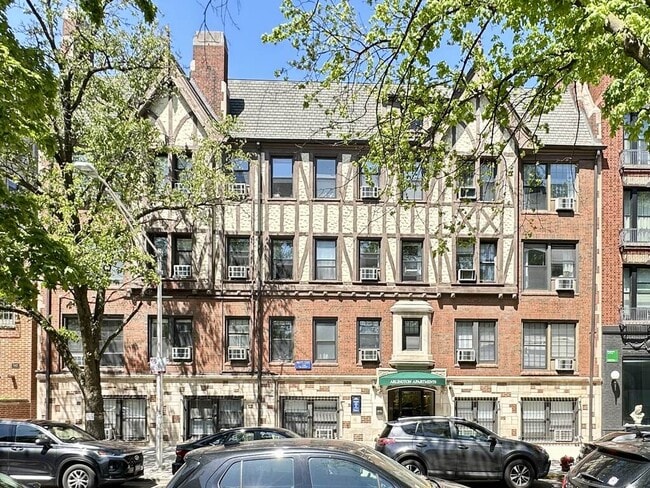 Building Photo - 562 W Arlington Pl Unit 603