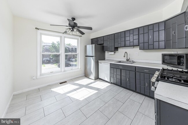 Photo - 1445 Boxwood Dr