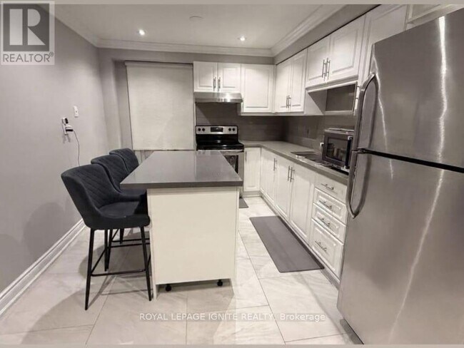 Photo - 147 Enderby Crescent