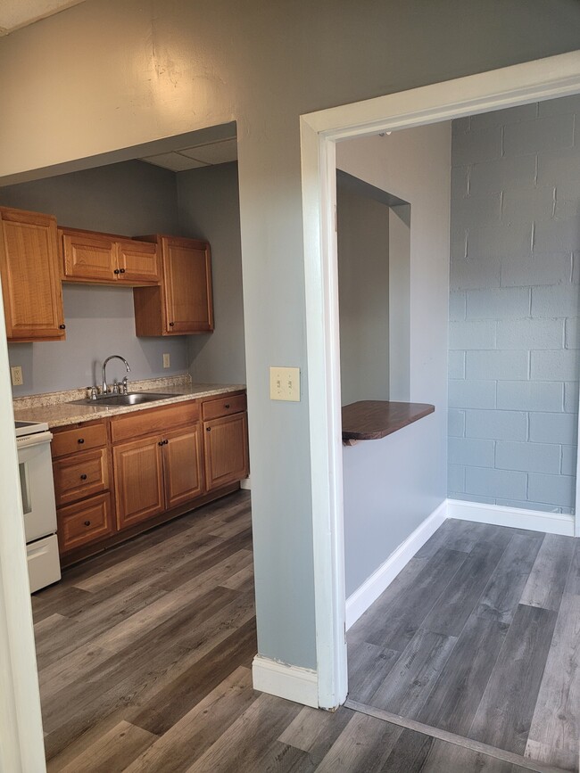 Photo - 1705 Genesee St