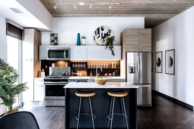 Seven 10 West