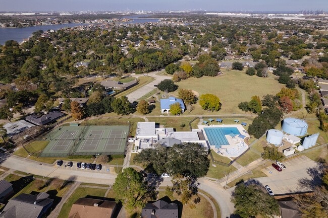 Photo - 326 Bayou View Dr