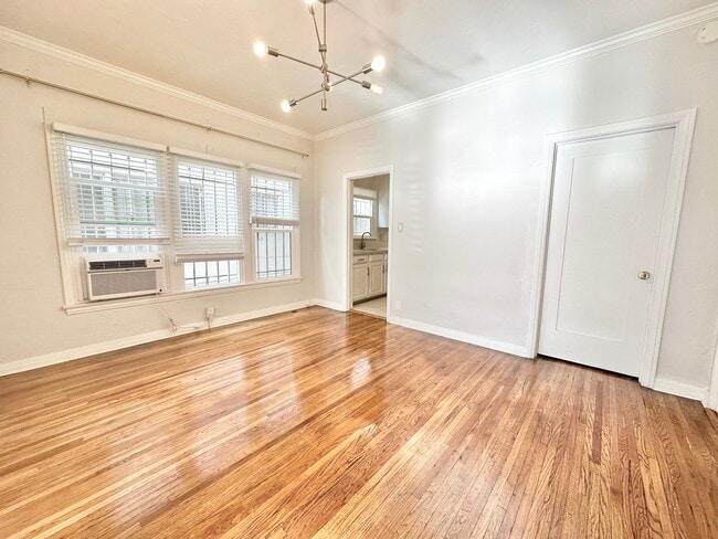 Photo - 350 N Ogden Dr