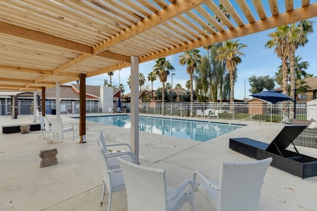 Photo - Undergoing Extreme Renovations! Secure you... Unidad 5-2024