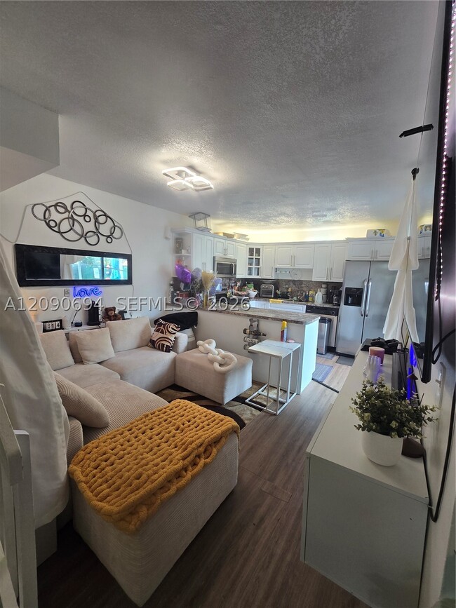 2185 White Pine Cir