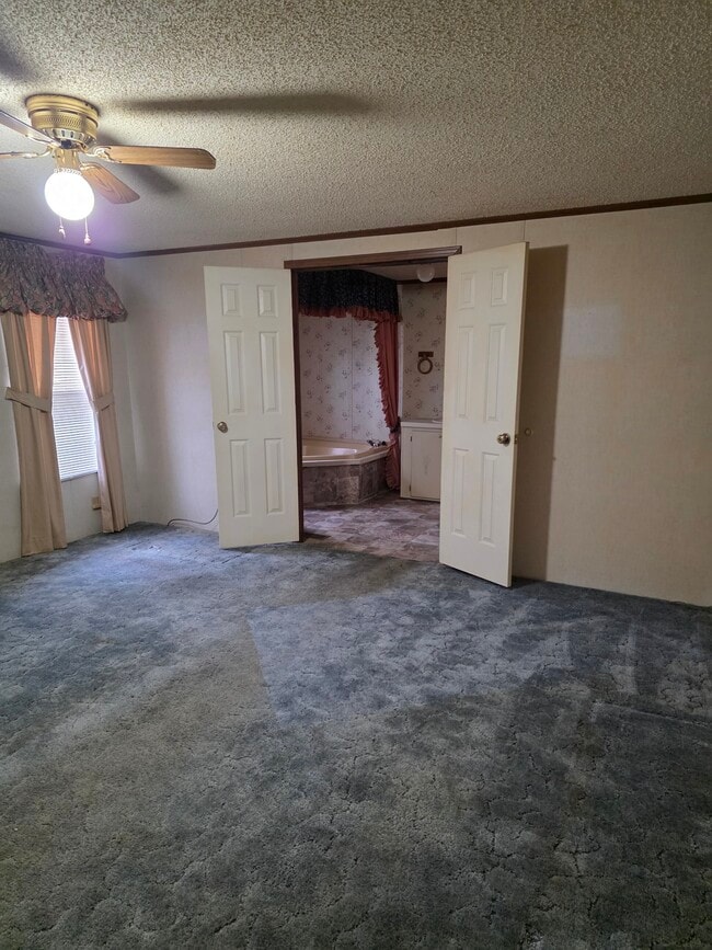 Photo - 144 Matthews St