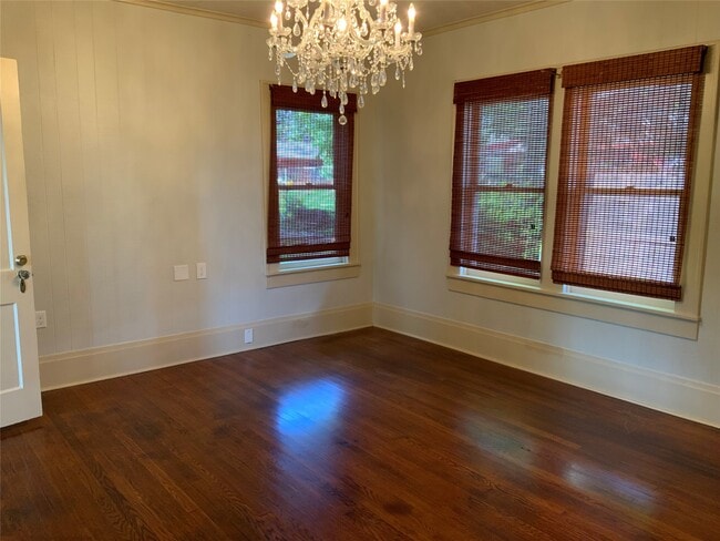 Photo - 404 W Main St