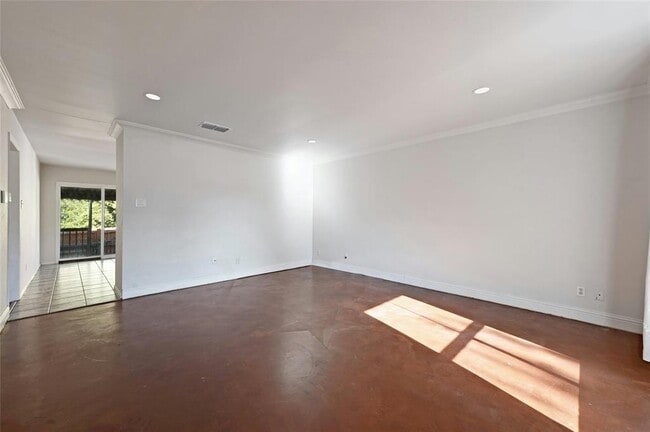 Photo - 5902 Wagon Bend