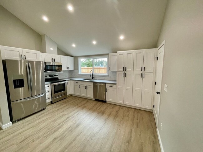 Photo - Charming newly remodeled 3-bedroom home in Lakewood.