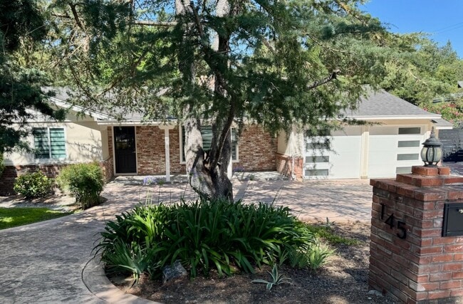 Photo - 145 Austin Ln