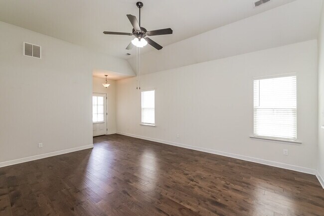 Photo - 1451 Switzer Dr