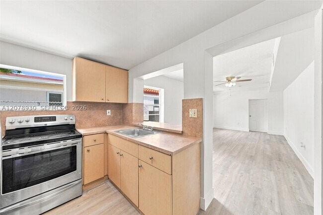 402 NW 44th Ave Unit 1