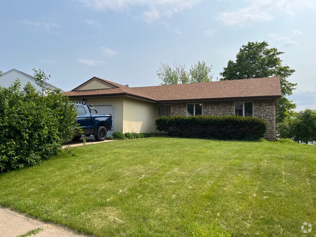 Building Photo - 204 Dammann Dr Rental